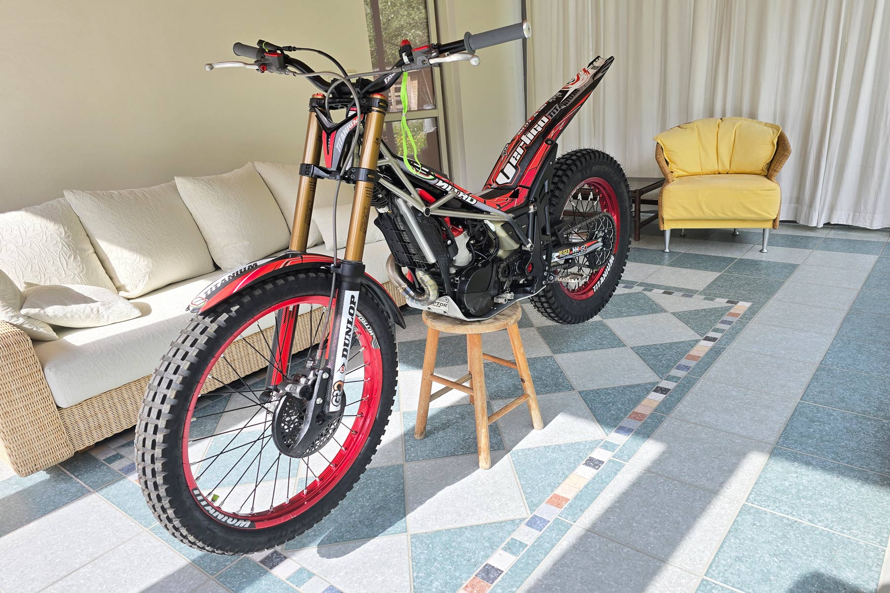 TITANIUM R 2023 LIMITED EDITION